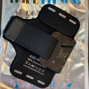 New Tribe Fitness Premium Sports Armbands, black